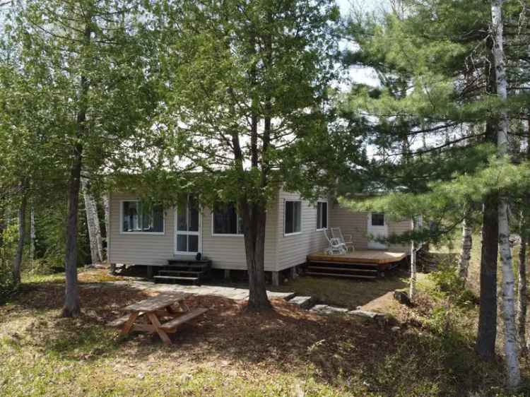 Bungalow for Sale Lac-Édouard