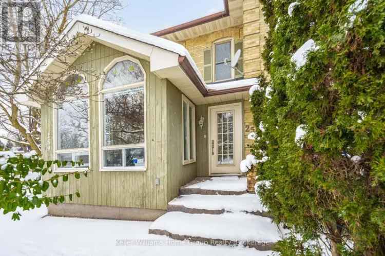 1910 Fergus Family Home 4BR Detached Garage Hot Tub