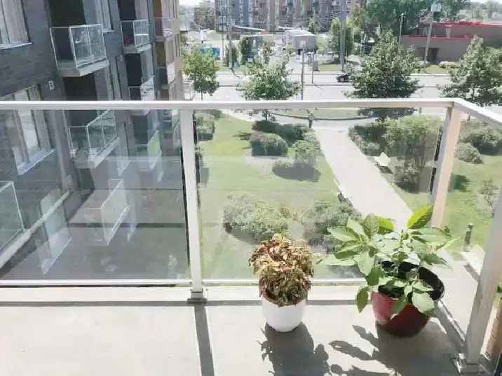 Spacious 3 1/2 Condo Near Bois Franc REM