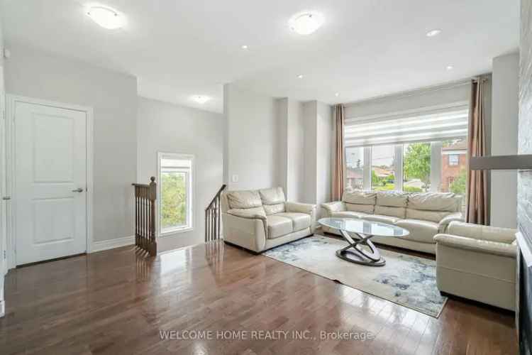 House For Sale in Toronto, Ontario