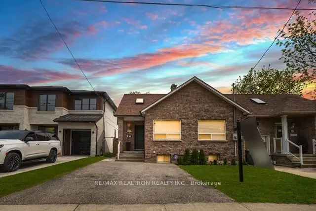 House For Sale in Mississauga, Ontario