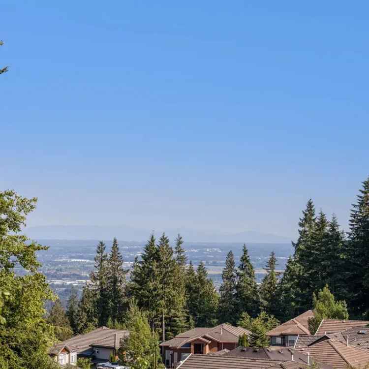 Immaculate 3-Bedroom Half Duplex with Mountain Views Near Westwood Plateau