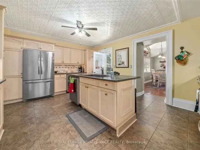 Elegant Century Home 5 Beds 5 Baths Near Main Street