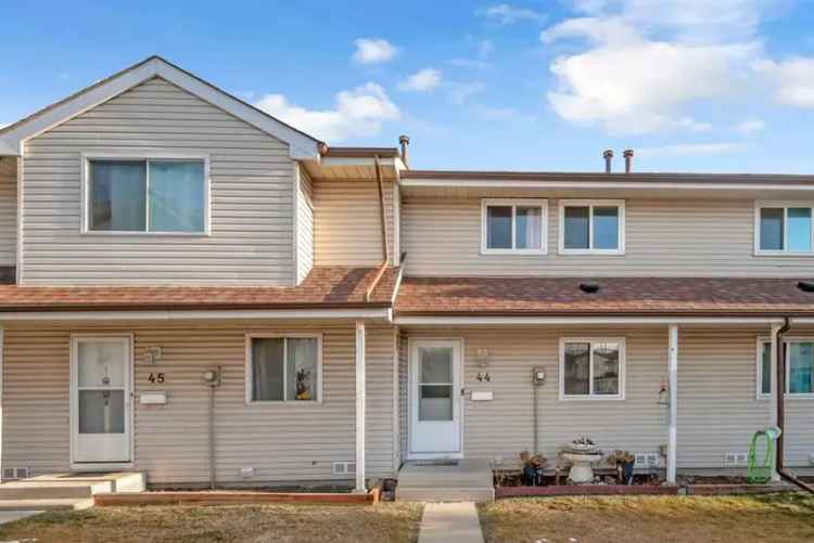 House For Sale in Calgary, Alberta