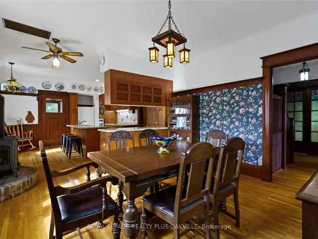 Stunning 3874 Sq Ft Heritage Farmhome in Bronte Village