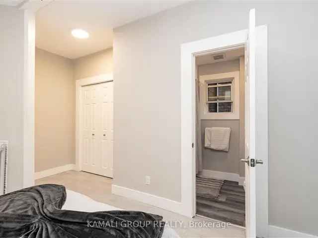 House For Sale in Hamilton, Ontario