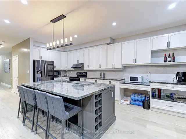 Gorgeous Brampton Townhome 4 Beds 2215 Sqft Renovated Kitchen