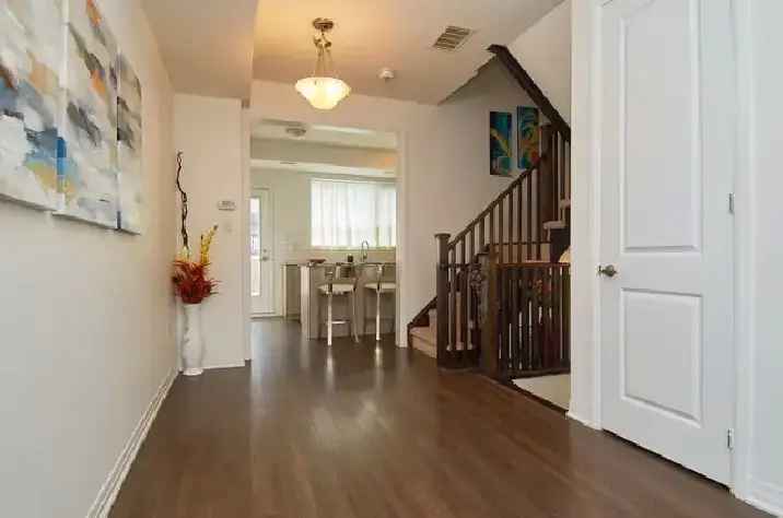 4 bed 3 bath townhouse- Keele & Downsview Park