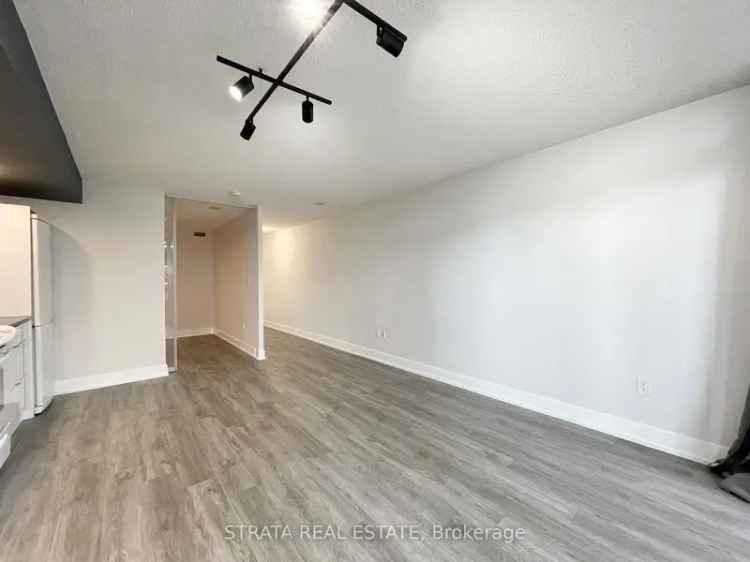 Rent 1 Bedroom Condo in Cityplace Waterfront Community with Amenities