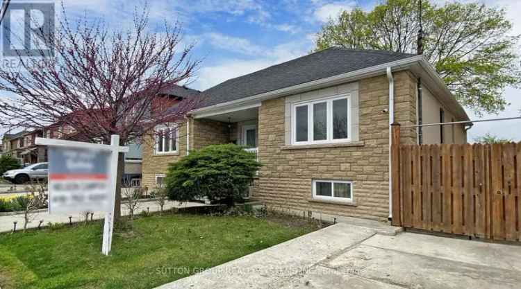 2+1 Bedroom Home in Sought-After Neighborhood