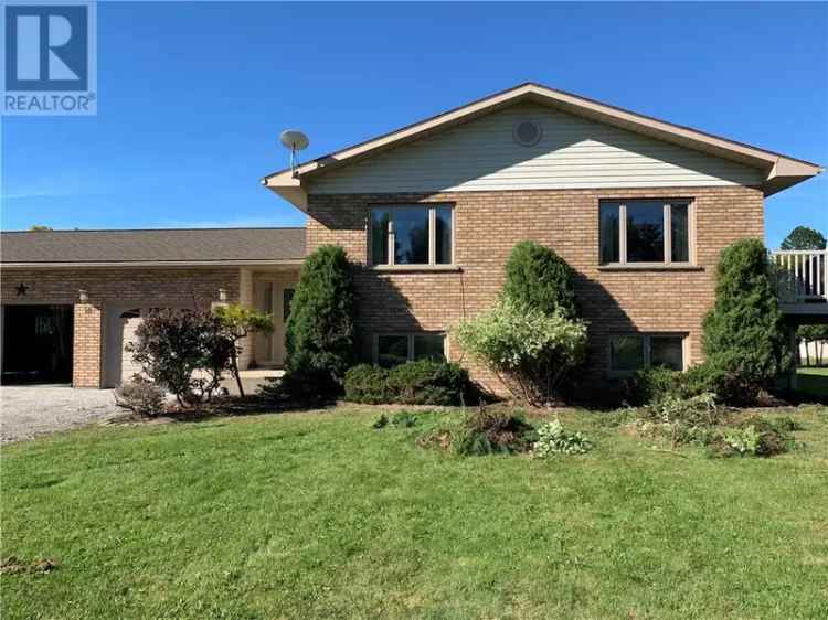 House For Sale in 10, Vanhorn Street, Gore Bay, Ontario