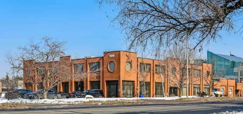 Denison Street Property: Convenient Parking and Amenities