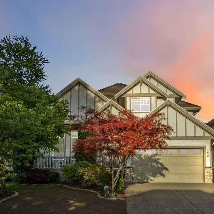 7-Bed 4.5-Bath House Clayton Heights Family Home Near Schools and Skytrain