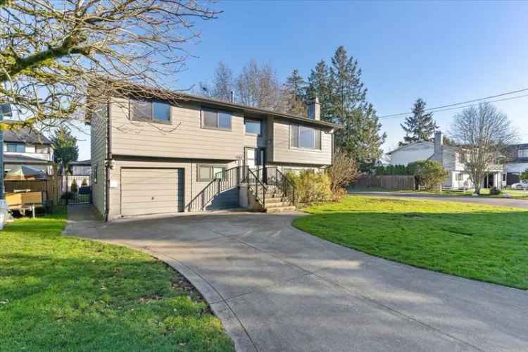 5 Bedroom 3 Bathroom House with Legal Suite Ladner