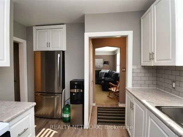 House For Sale in Hamilton, Ontario