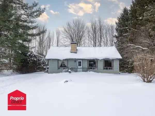 Two Storey House for Sale Estrie 3 Bedrooms Large Lot