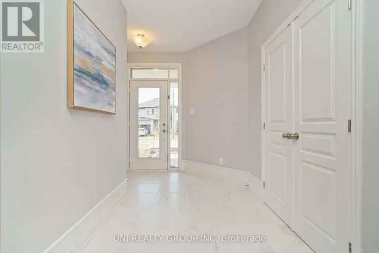 Stunning 5 Bedroom Urbandale Home in Riverside South