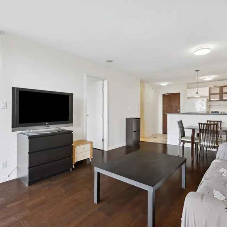 Richmond Center 2 Bed 2 Bath Condo - Skytrain Access