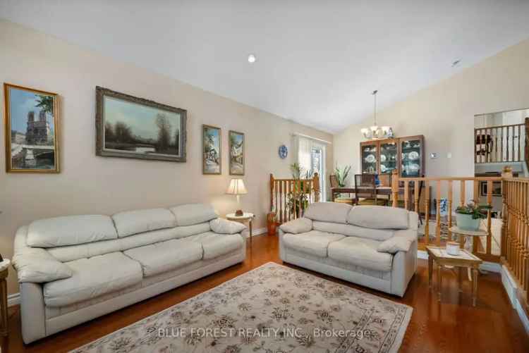 House For Sale in Woodstock, Ontario