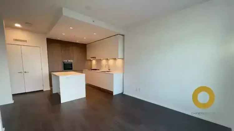 Rent 1 Bedroom Apartment in Burnaby with Balcony and In-suite Laundry