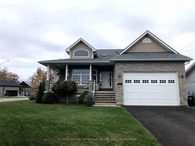 Custom Built Home near Georgian Bay and Trans Canada Trail