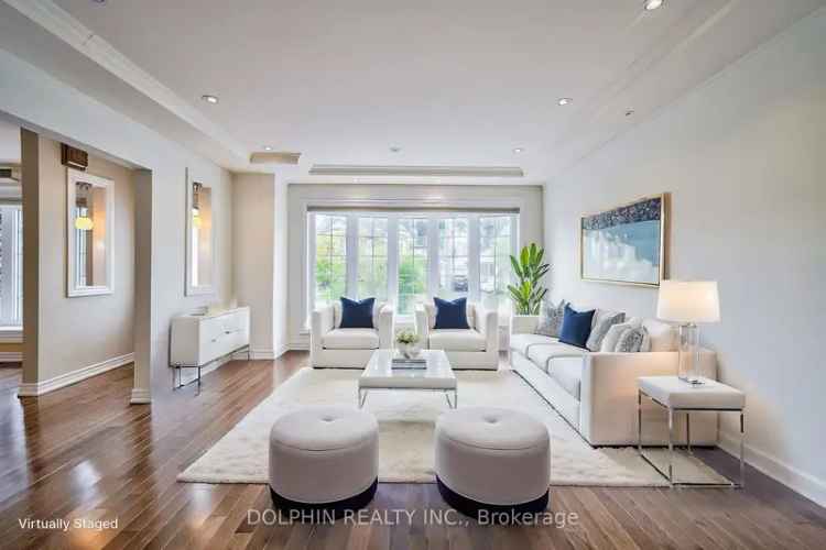 House For Sale in Mississauga, Ontario