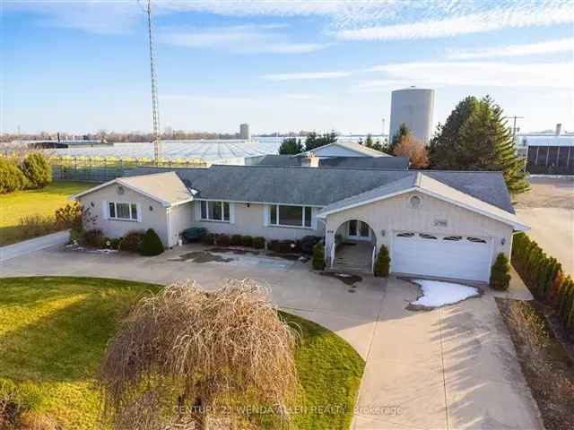 8-Bedroom Home with Lower Apartment in Leamington