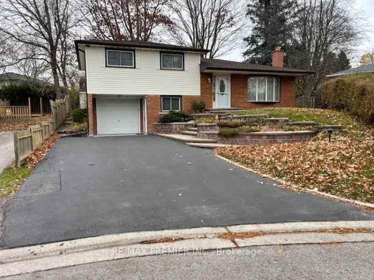 House For Sale in Oshawa, Ontario