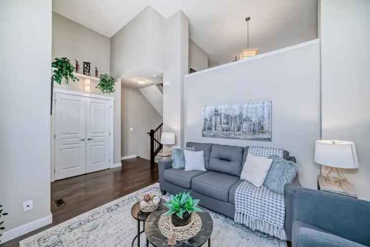 House For Sale in Calgary, Alberta