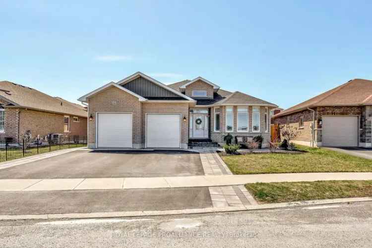 5-Bedroom Bungalow in Belleville Family Neighbourhood