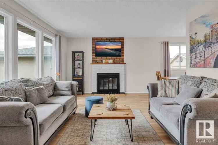 MaxWell Polaris Bungalow 3 2 Baths Double Garage Finished Basement