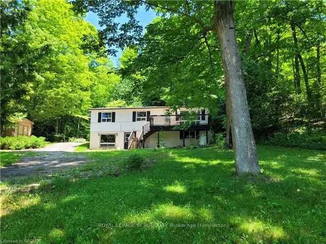 3-Bedroom Home with Waterfall Views Near Skiing and Bruce Trail