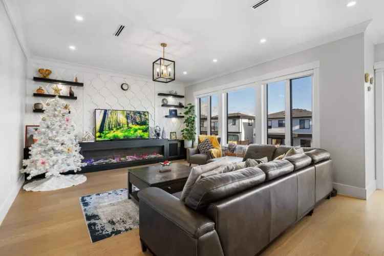 7 Bed King George Corridor House Near White Rock Beach