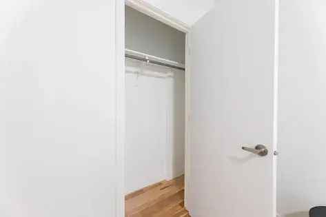 1 room apartment of 32 m² in Montreal