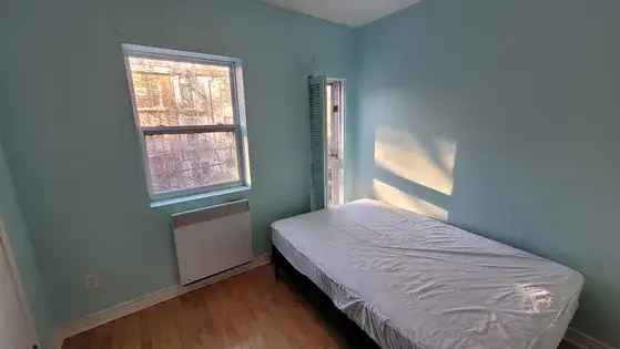 Rent Apartment in Montreal with Natural Light and Double Bed