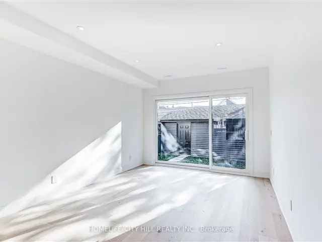 House For Sale in Toronto, Ontario