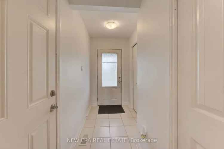 3-Bedroom 3-Bathroom Condo Townhome in Guelph