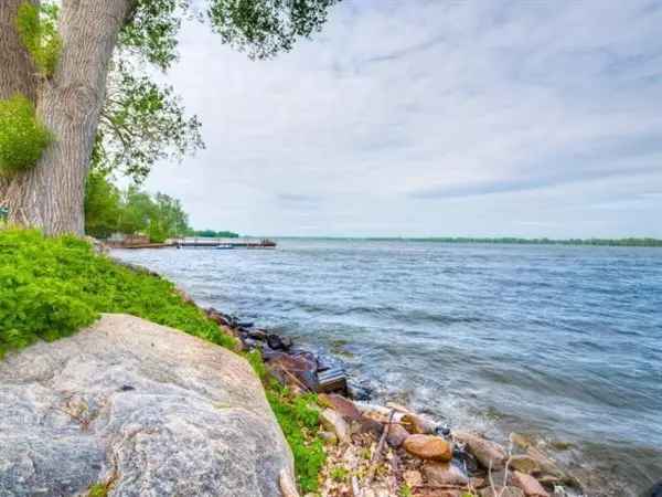 Waterfront Bungalow for Sale 3 2 Montérégie