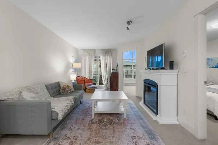 Bright 2-Bed Condo with Mt Baker Views Near Hwy 1