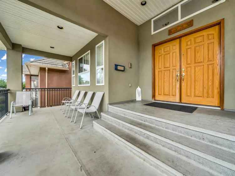 7 Bed 5 Bath House with Legal Suite New Westminster