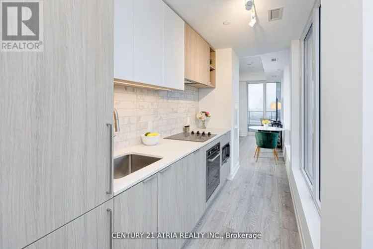 Rent Luxury Studio Apartment in Toronto's Exclusive Forest Hill