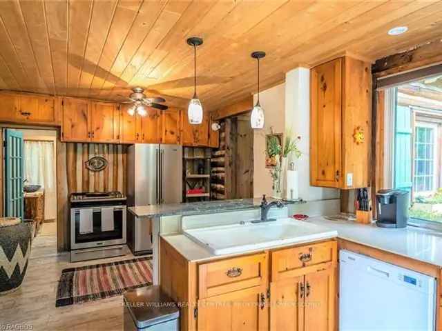 Cozy Log Cabin Rental near Wiarton and Sauble Beach