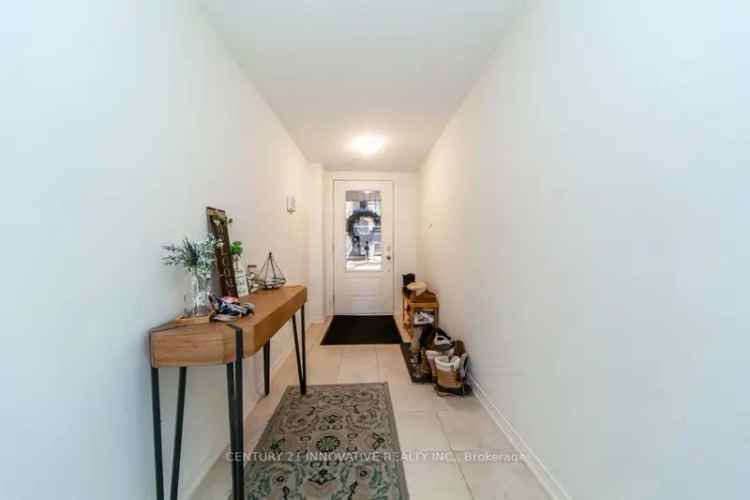 Modern 3-Story Townhome in Oshawa Near Schools and Highways