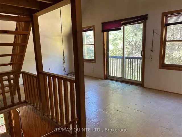 House For Sale in Carlow/Mayo, Ontario