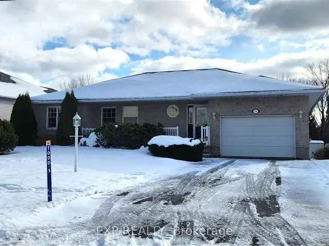 Almonte Bungalow - 2 Bed 2 Bath - Mature Couple Home