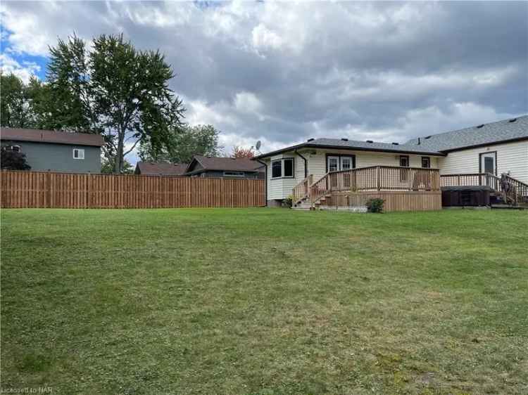 House For Sale in Niagara Falls, Ontario