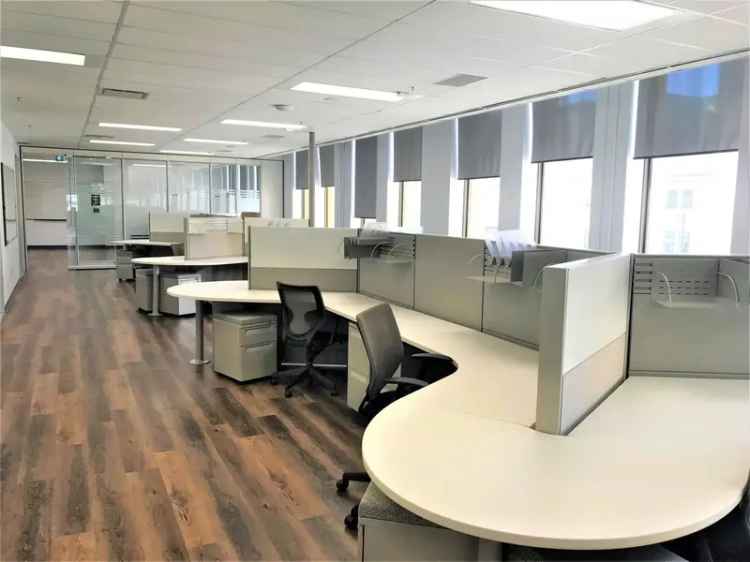 Office building For Rent in 10, Rideau Street, (Old) Ottawa, Ontario