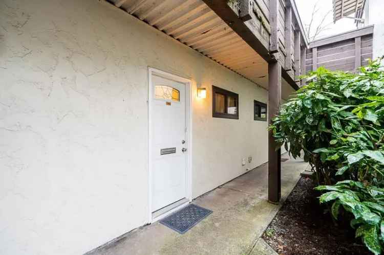 Condo For Sale in Richmond, British Columbia