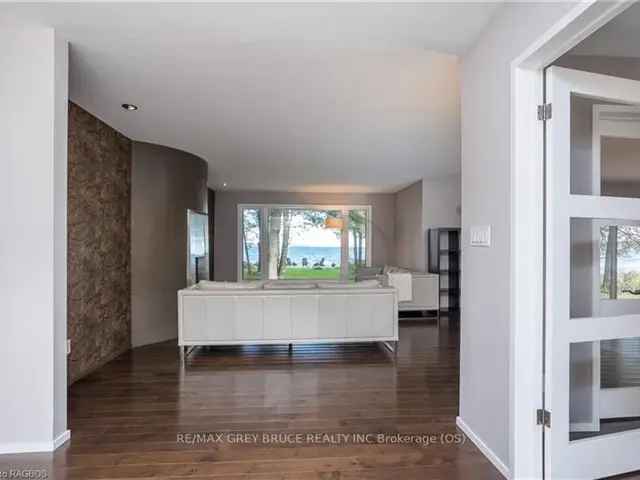 House For Sale in Meaford, Ontario