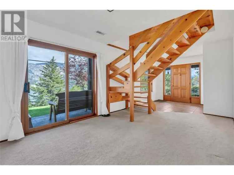 Lakeview Family Home in Kaleden